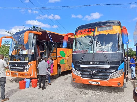 tansania solo reise tipps | Öffentliche Busse und Minibusse