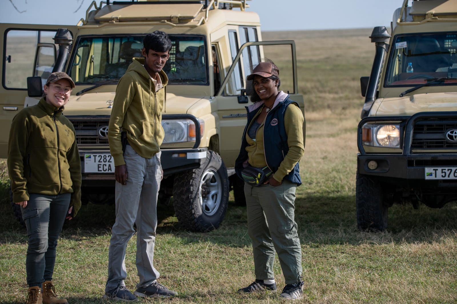 Unsere erfahrenen Guides besprechen die Route, um Ihre Individualreise in Safari Tansania perfekt zu machen.