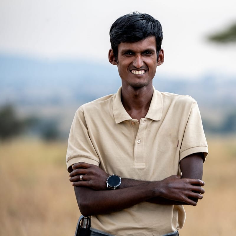 4* - Nyati Benjamin Lustenberger, Ihr erfahrener Reiseleiter und Experte für Ihre Privatsafari in Tansania.